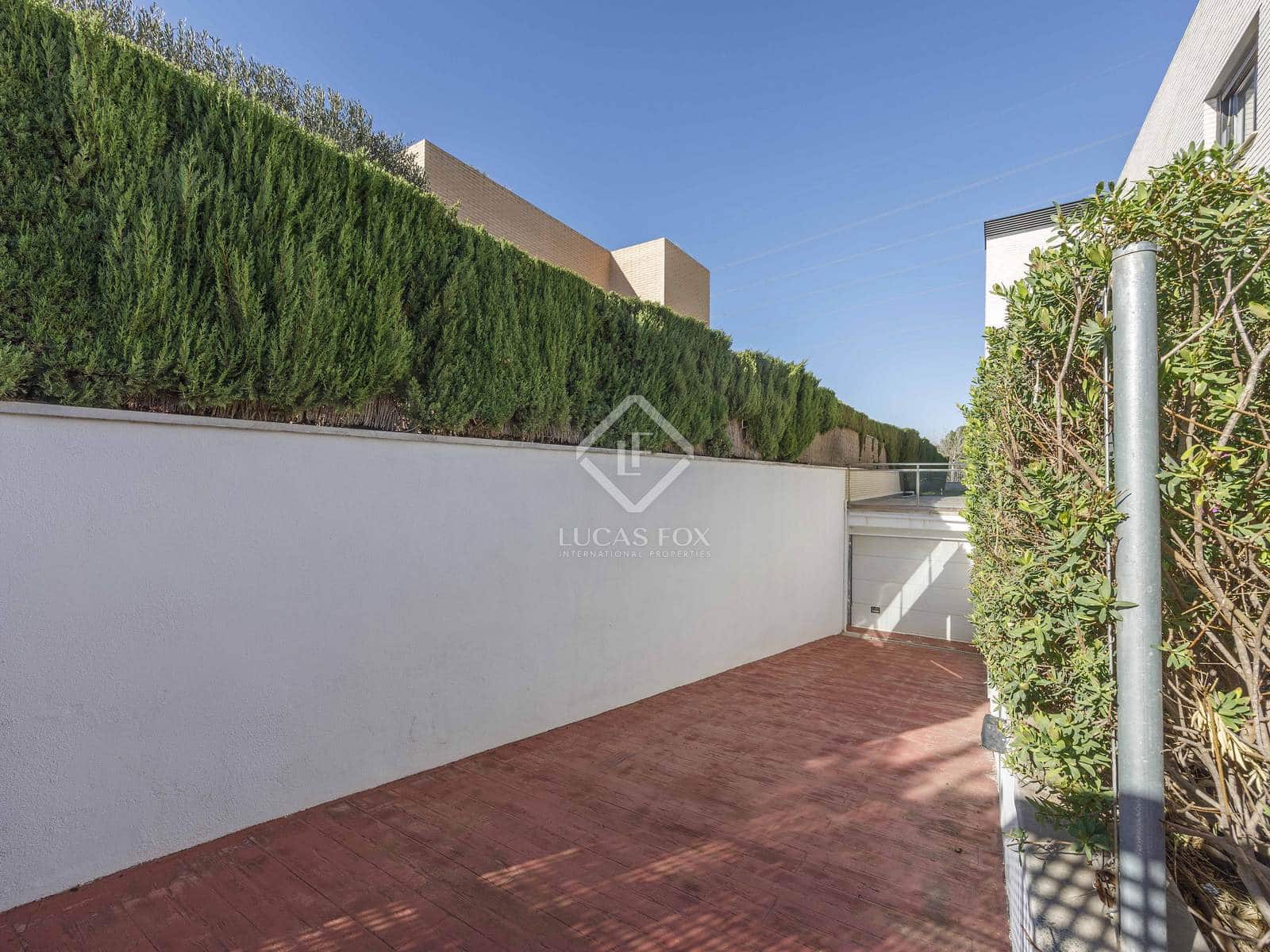 7 bedroom Villa for rent in Betera with pool garage - € 4,500 (Ref: 7626105)