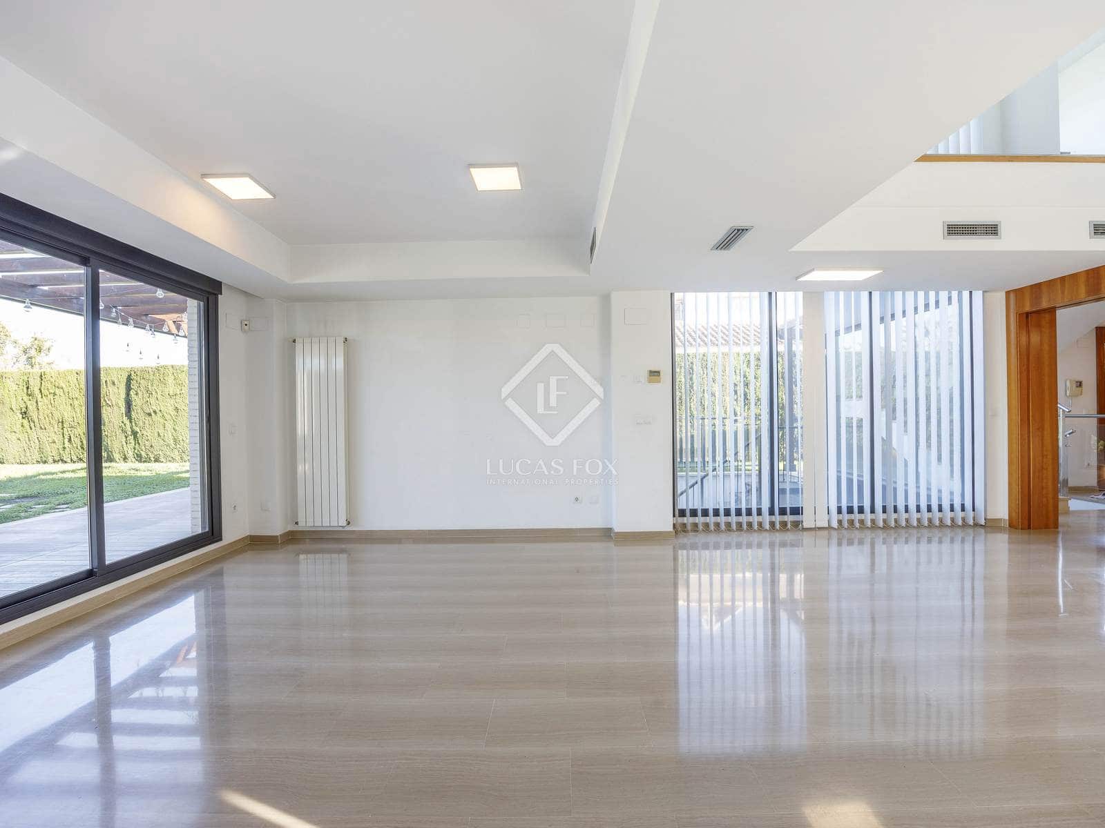 7 bedroom Villa for rent in Betera with pool garage - € 4,500 (Ref: 7626105)