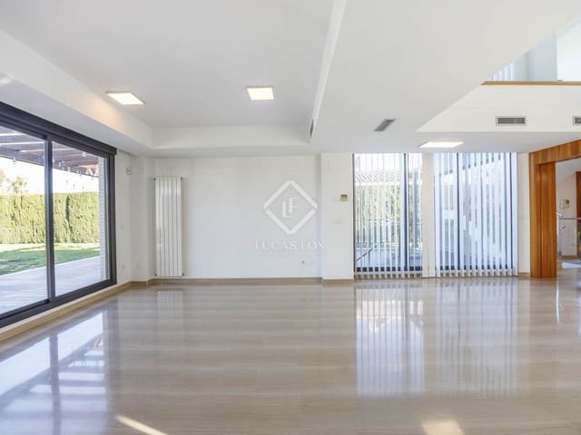 7 Zimmer Villa zu vermieten in Bétera mit Pool Garage - 4.500 € (Ref: 7626105)