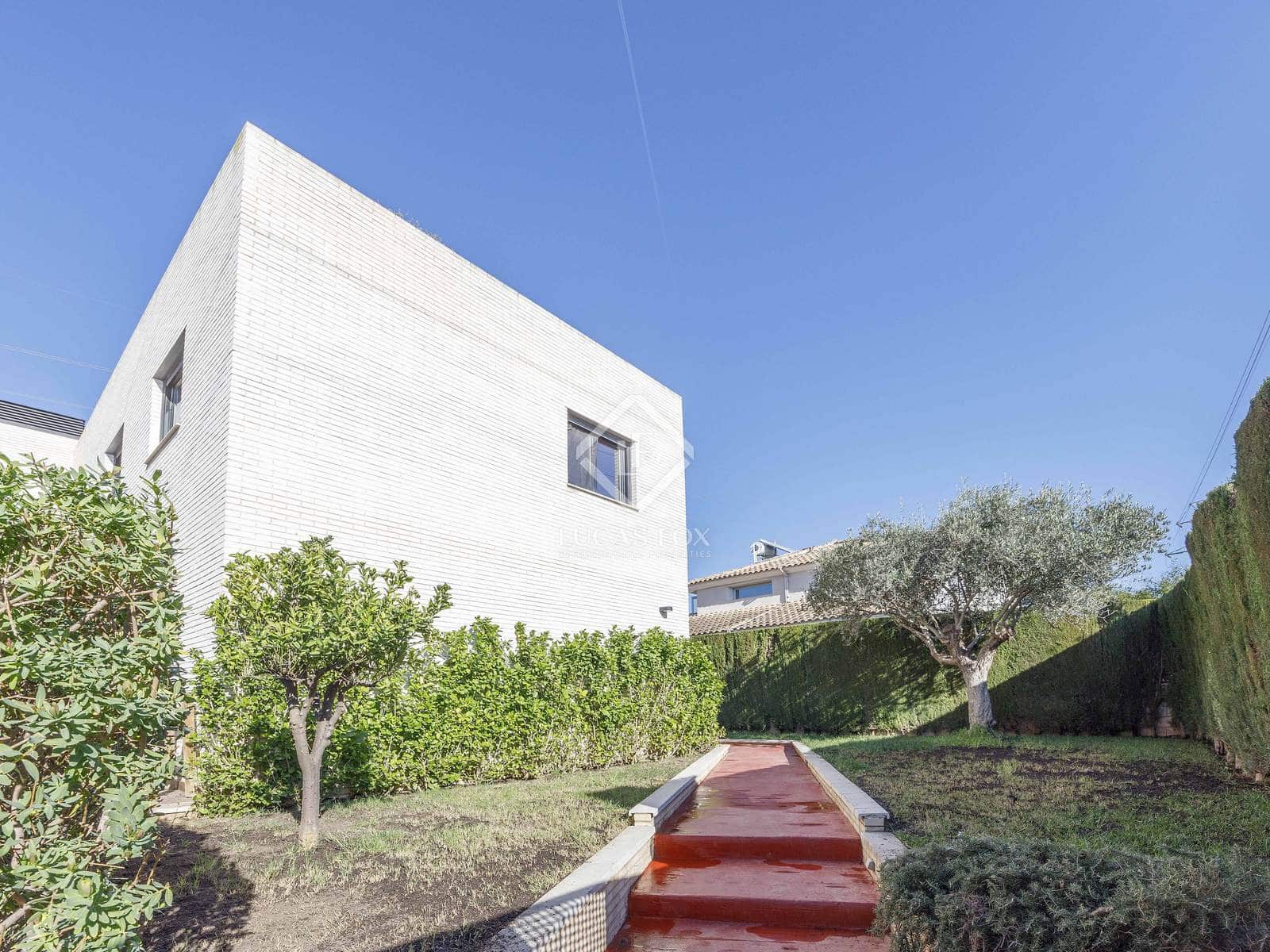 7 bedroom Villa for rent in Betera with pool garage - € 4,500 (Ref: 7626105)