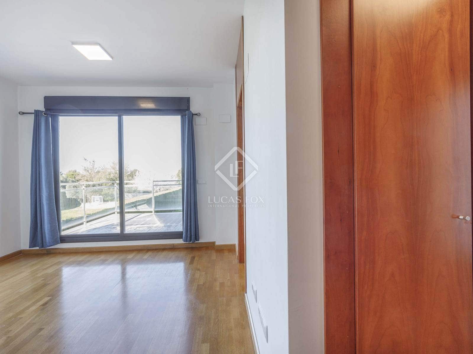 7 bedroom Villa for rent in Betera with pool garage - € 4,500 (Ref: 7626105)