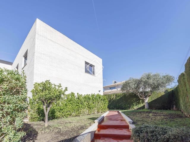 7 Zimmer Villa zu vermieten in Bétera mit Pool Garage - 4.500 € (Ref: 7626105)