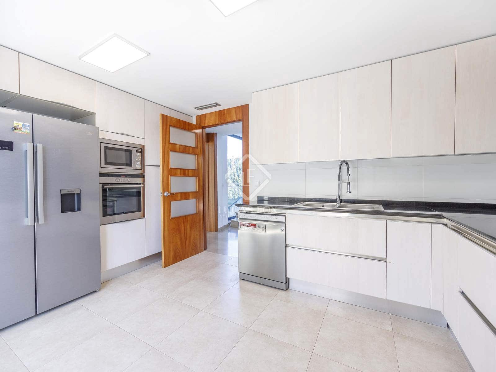 7 bedroom Villa for rent in Betera with pool garage - € 4,500 (Ref: 7626105)