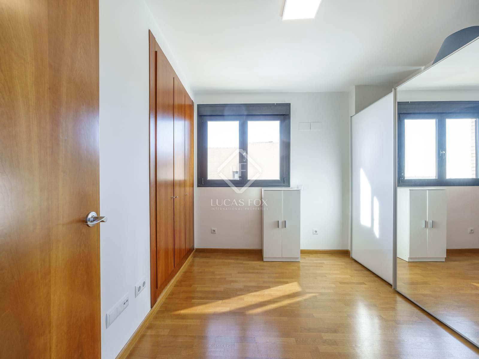 7 bedroom Villa for rent in Betera with pool garage - € 4,500 (Ref: 7626105)