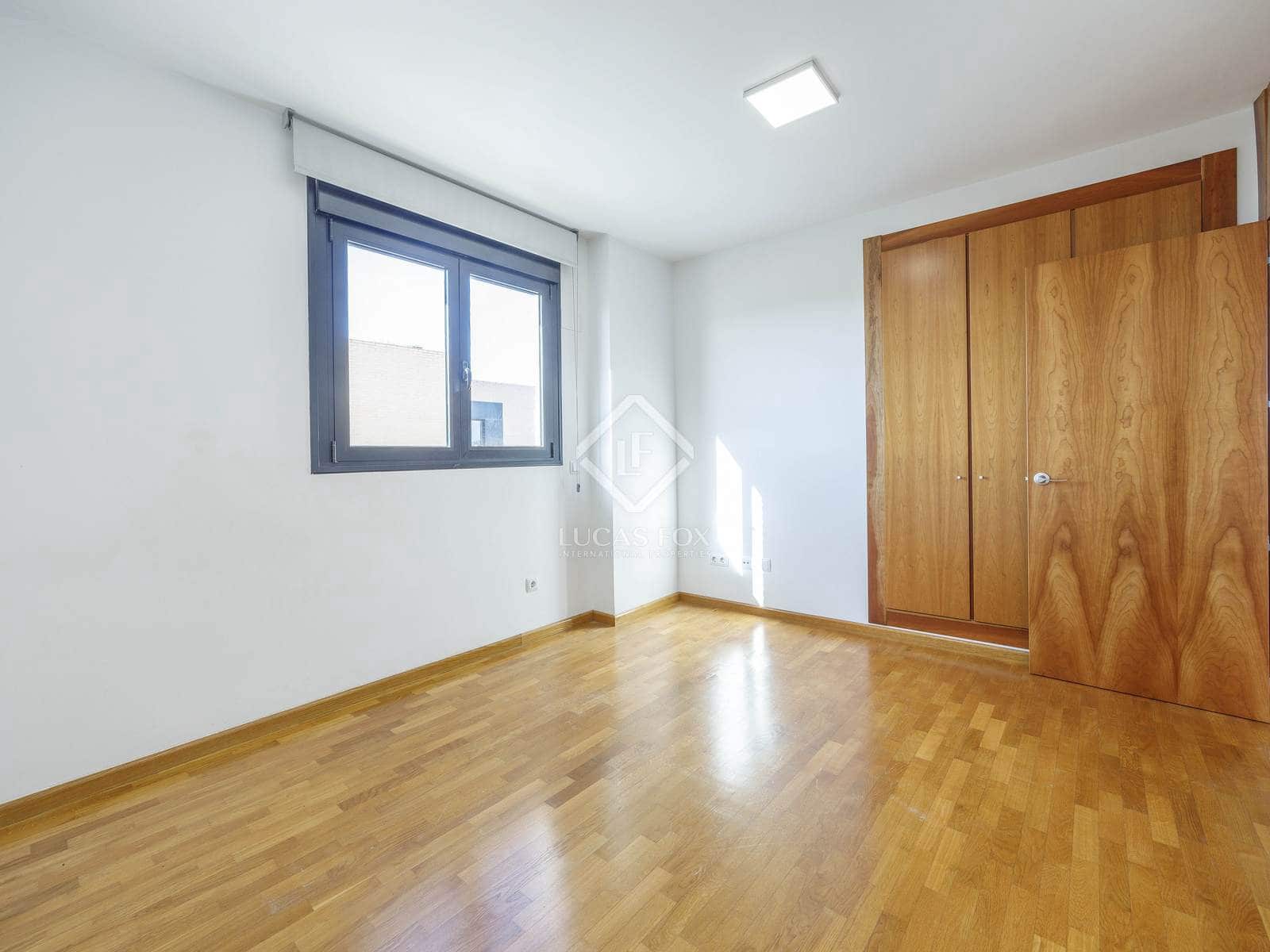 7 bedroom Villa for rent in Betera with pool garage - € 4,500 (Ref: 7626105)