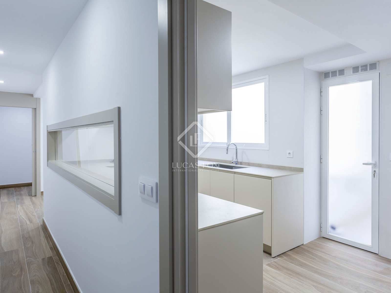 3 quarto Apartamento para arrendar em Valencia cidade - 2 700 € (Ref: 7626106)