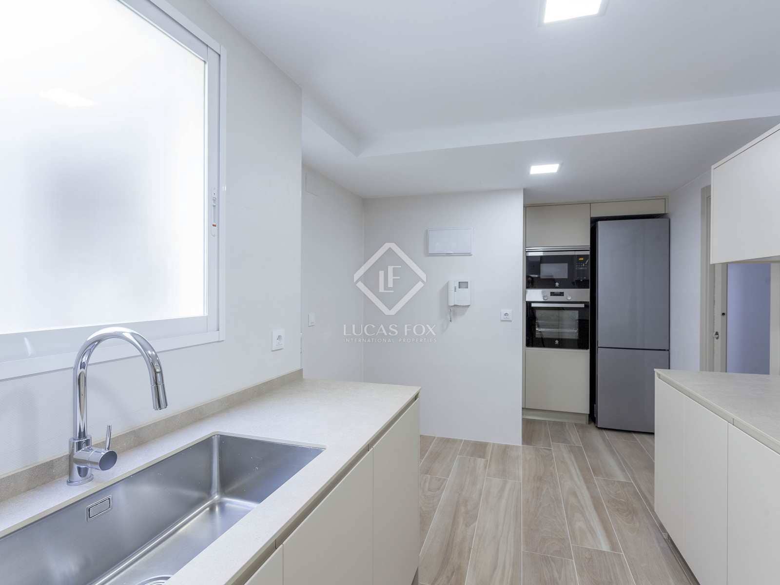 3 quarto Apartamento para arrendar em Valencia cidade - 2 700 € (Ref: 7626106)