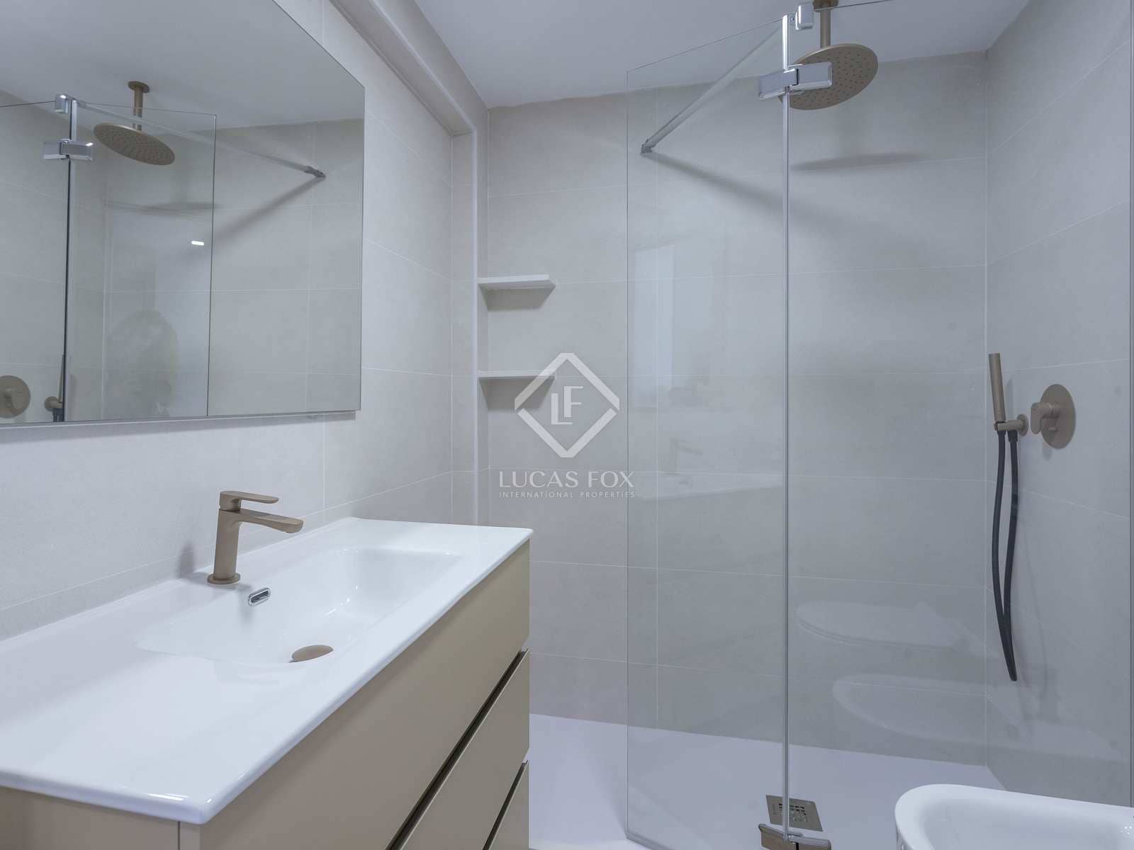 3 quarto Apartamento para arrendar em Valencia cidade - 2 700 € (Ref: 7626106)