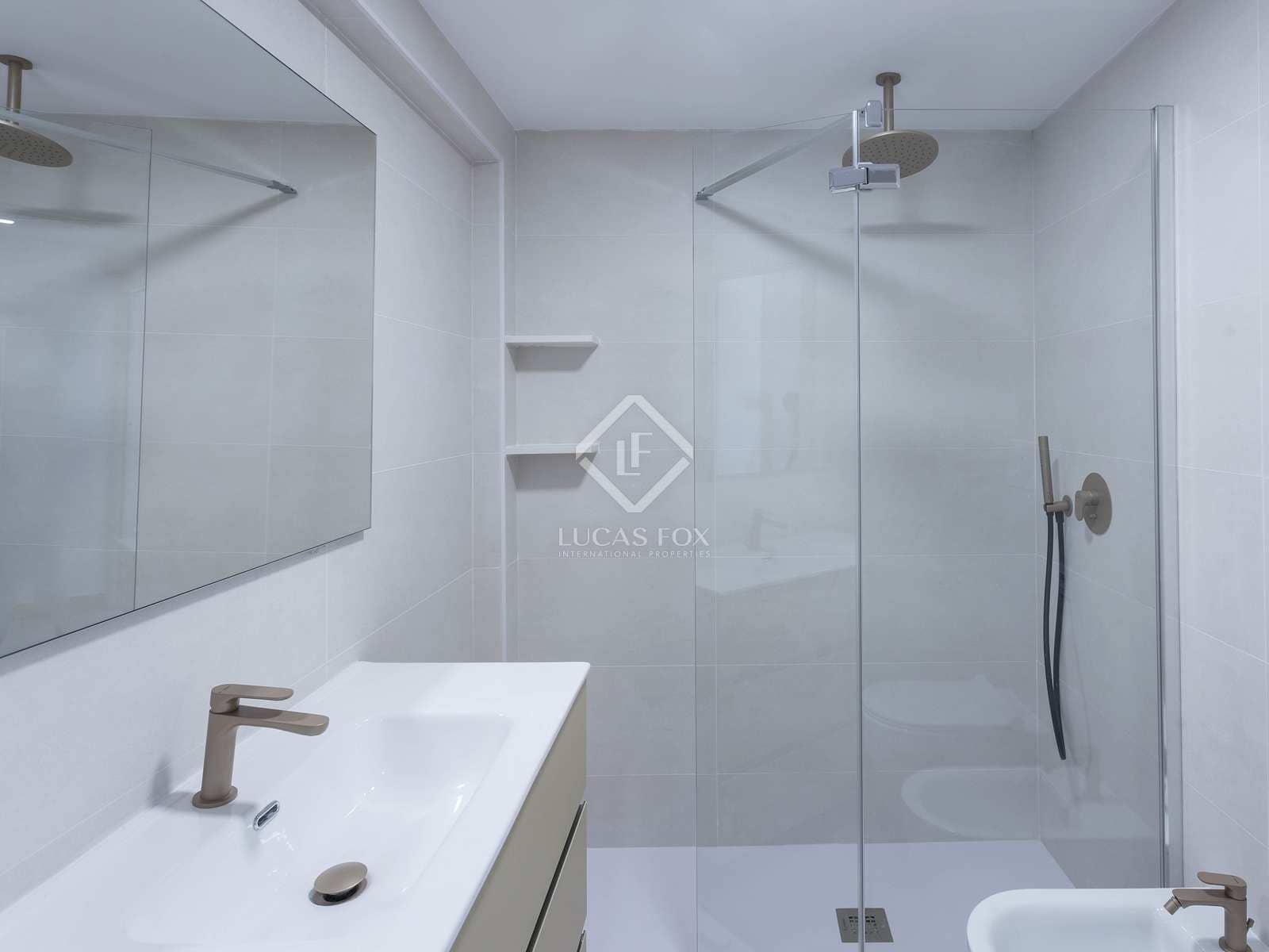 3 quarto Apartamento para arrendar em Valencia cidade - 2 700 € (Ref: 7626106)