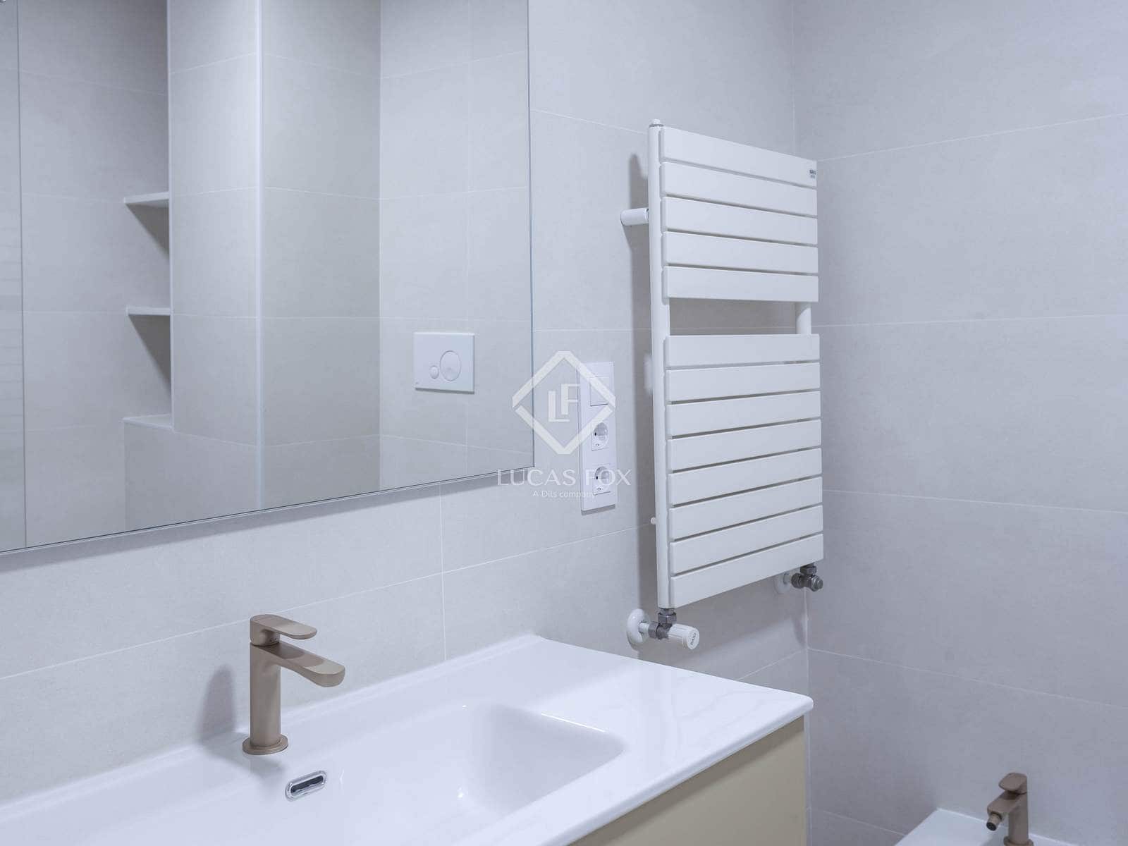 3 quarto Apartamento para arrendar em Valencia cidade - 2 700 € (Ref: 7626106)