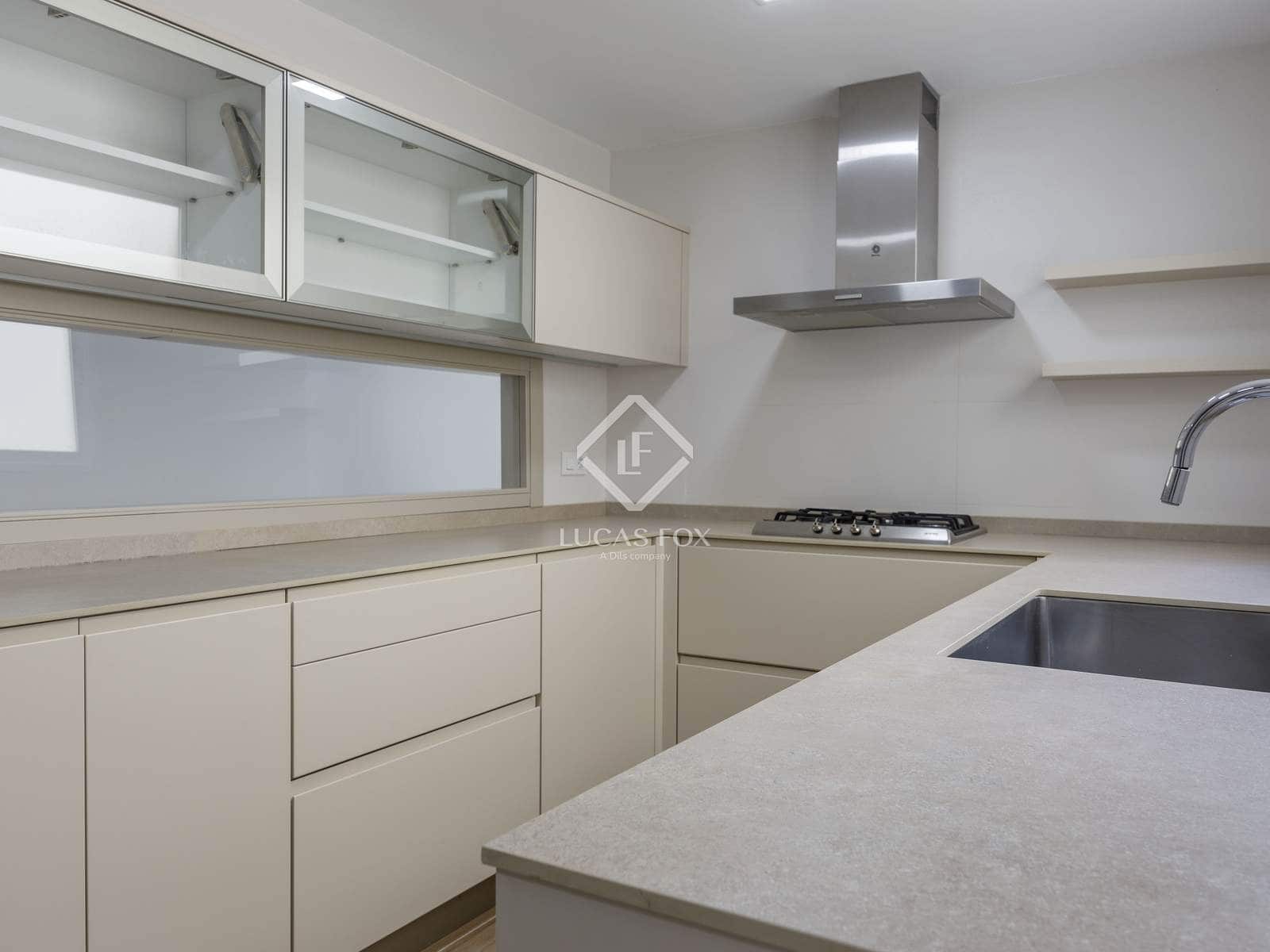 3 quarto Apartamento para arrendar em Valencia cidade - 2 700 € (Ref: 7626106)