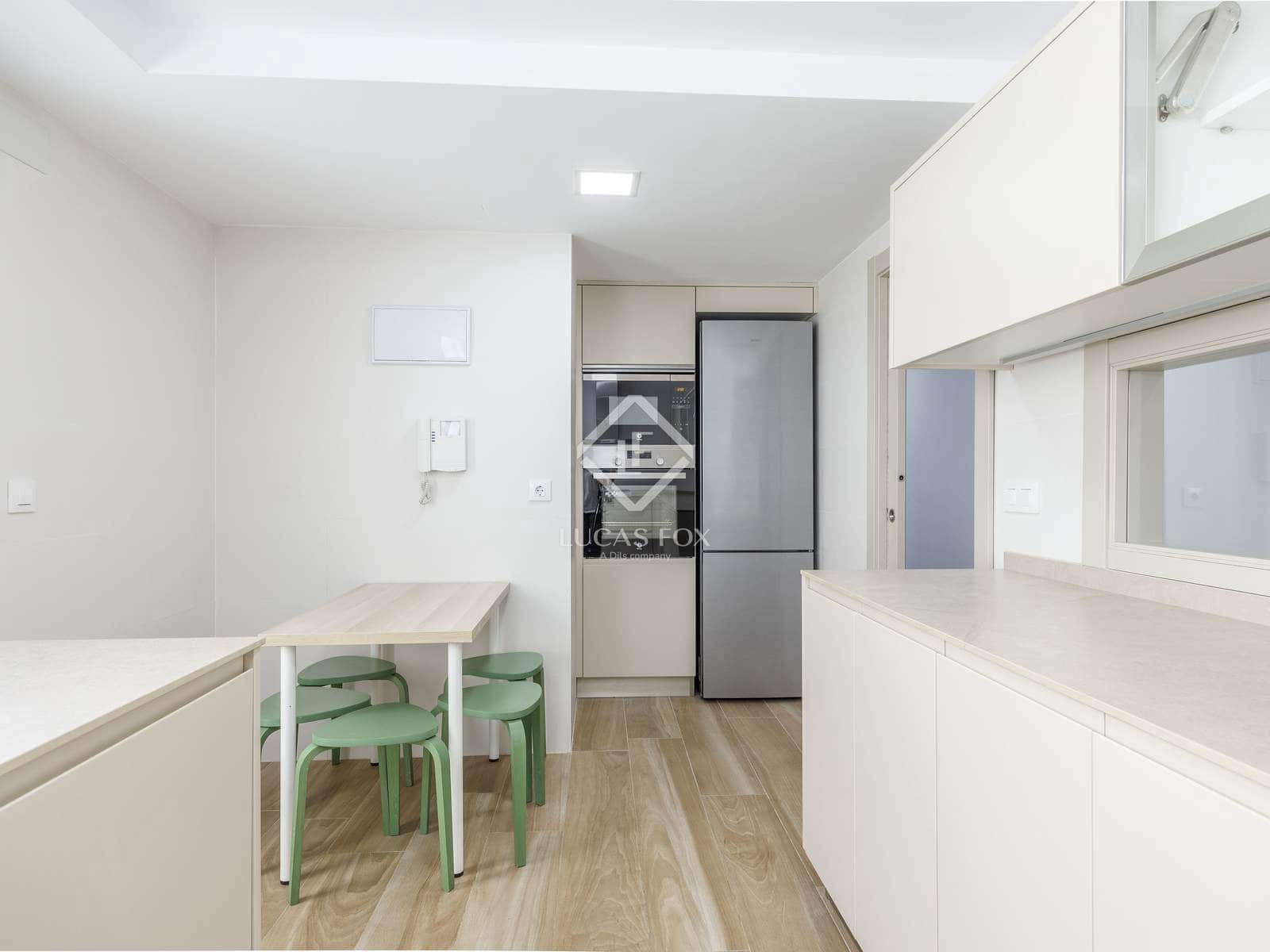 3 quarto Apartamento para arrendar em Valencia cidade - 2 700 € (Ref: 7626106)