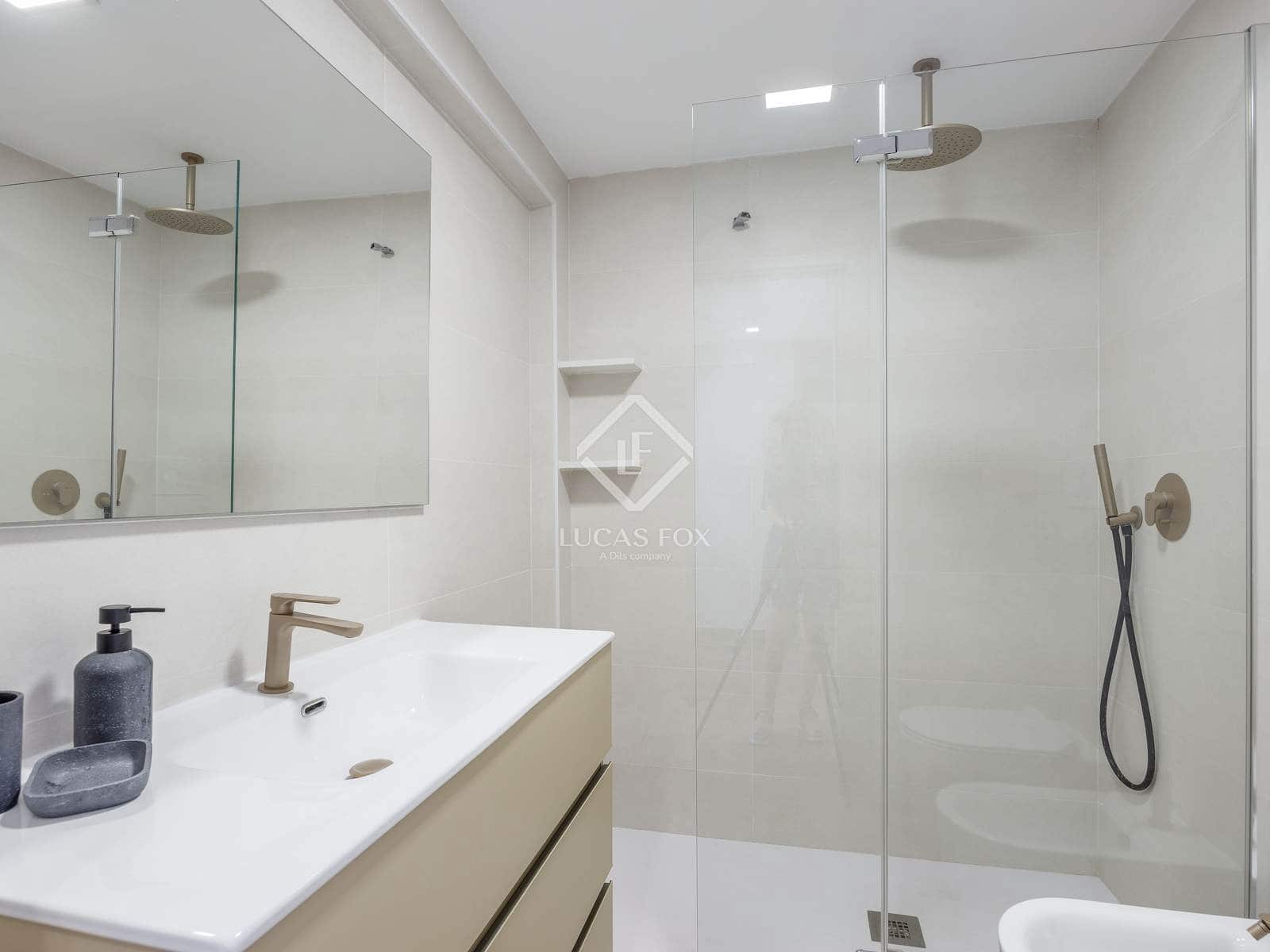 3 quarto Apartamento para arrendar em Valencia cidade - 2 700 € (Ref: 7626106)