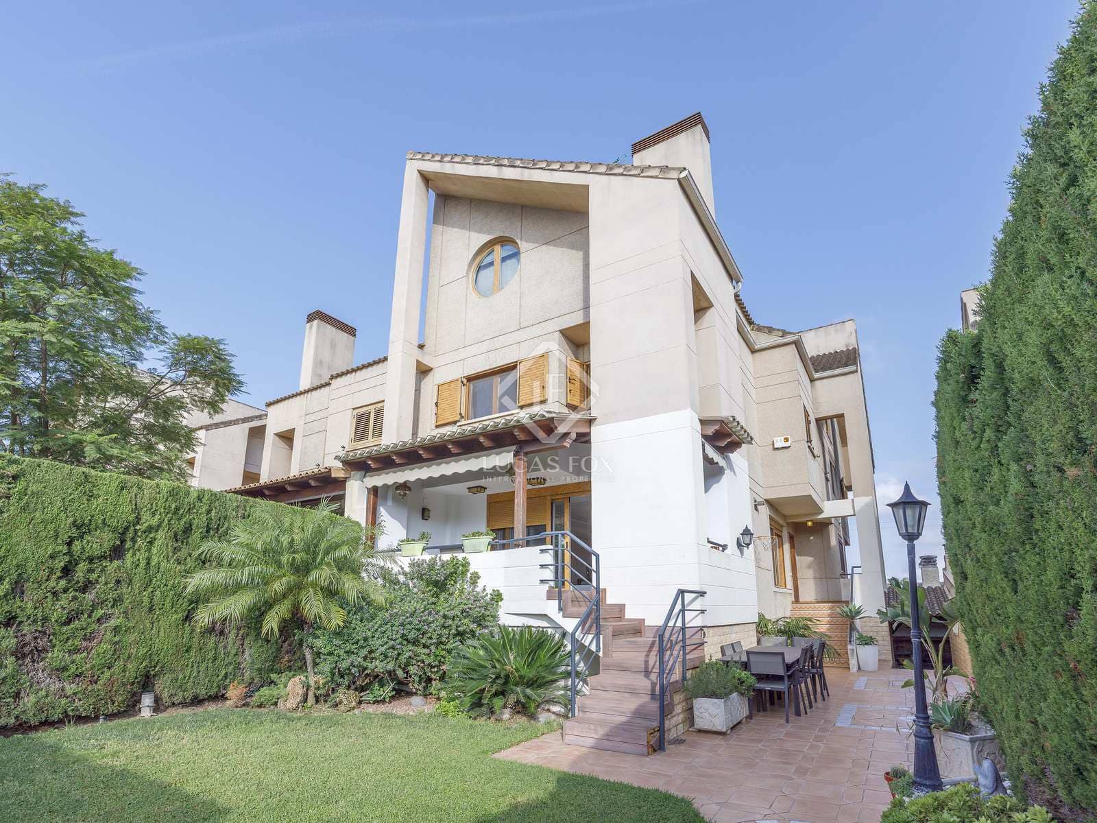 Villa/Maison de 4 chambres à louer à Betera avec garage - 3 500 € (Ref: 7638505)