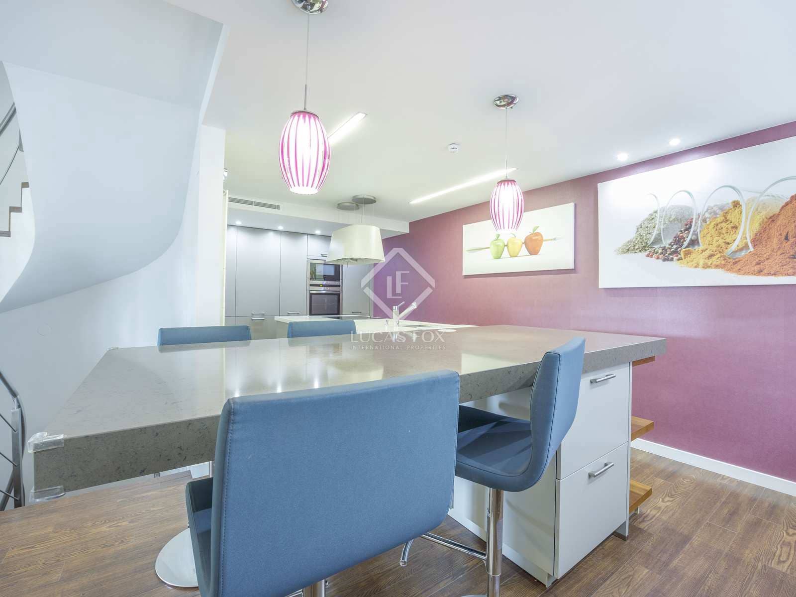 Villa/Maison de 4 chambres à louer à Betera avec garage - 3 500 € (Ref: 7638505)