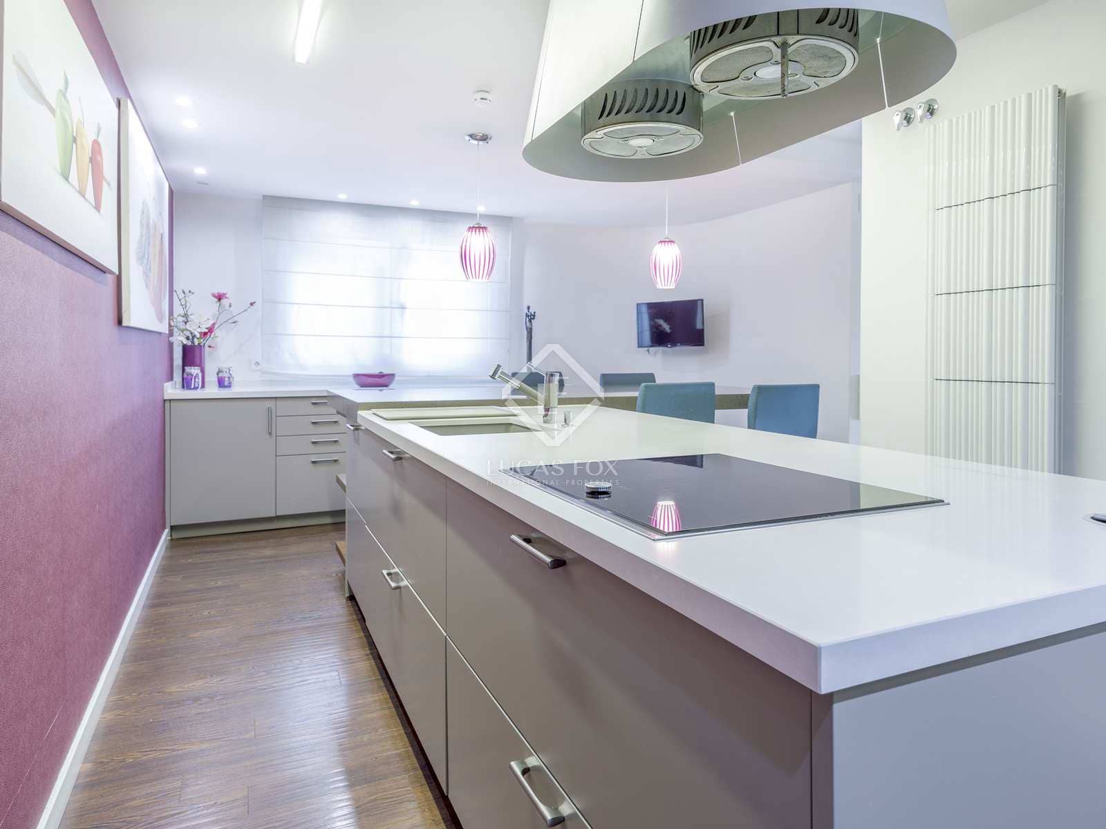 Villa/Maison de 4 chambres à louer à Betera avec garage - 3 500 € (Ref: 7638505)