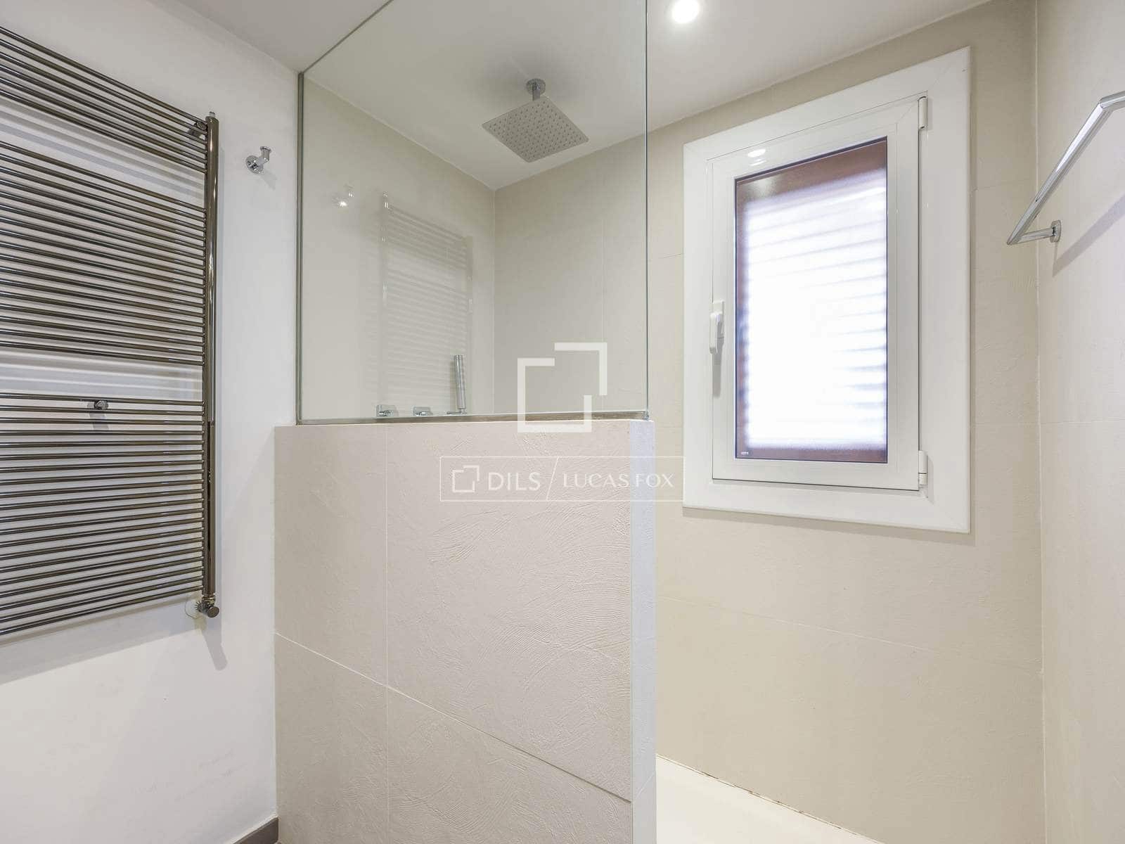 Villa/Maison de 4 chambres à louer à Betera avec garage - 3 500 € (Ref: 7638505)