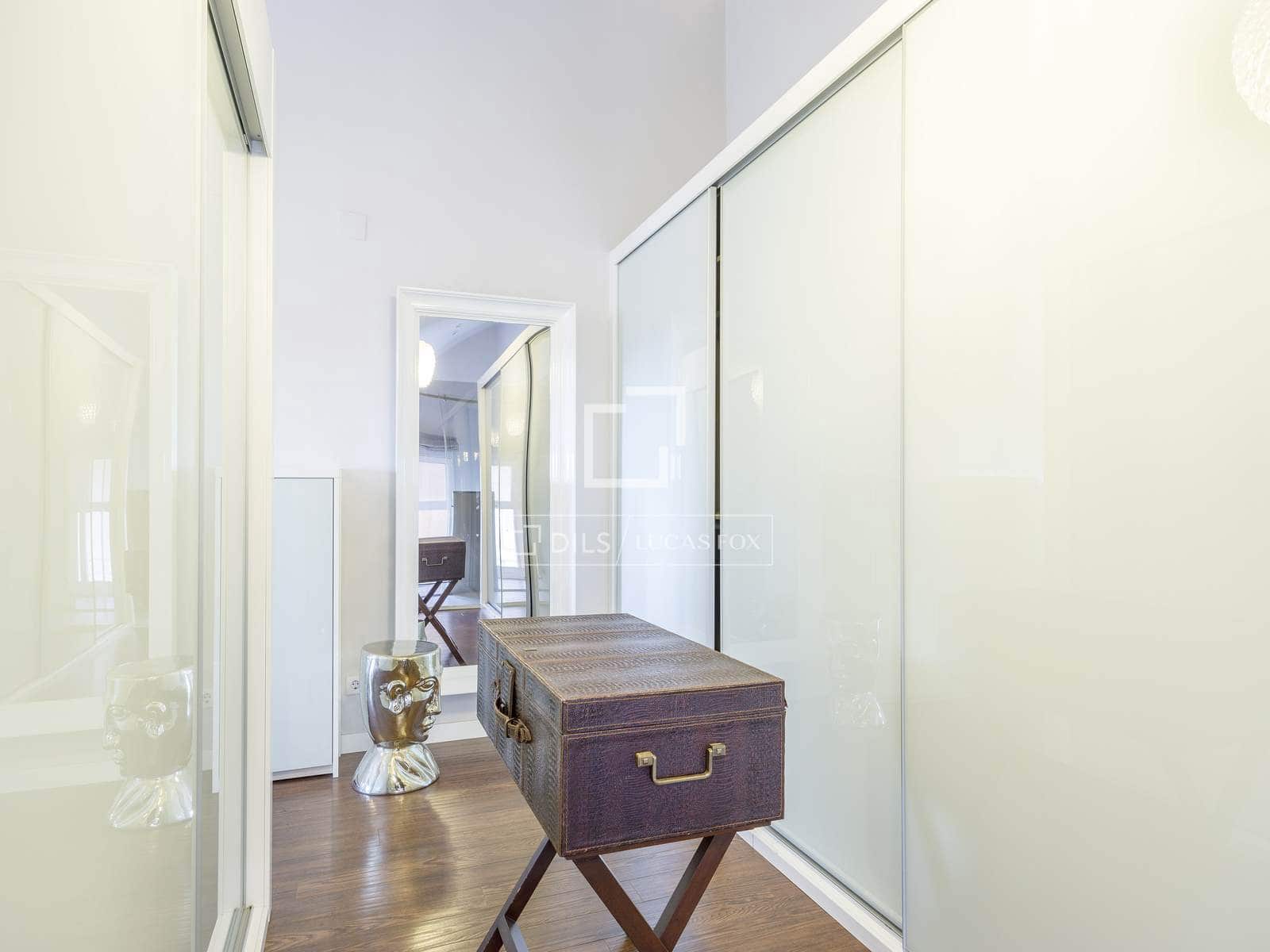 Villa/Maison de 4 chambres à louer à Betera avec garage - 3 500 € (Ref: 7638505)