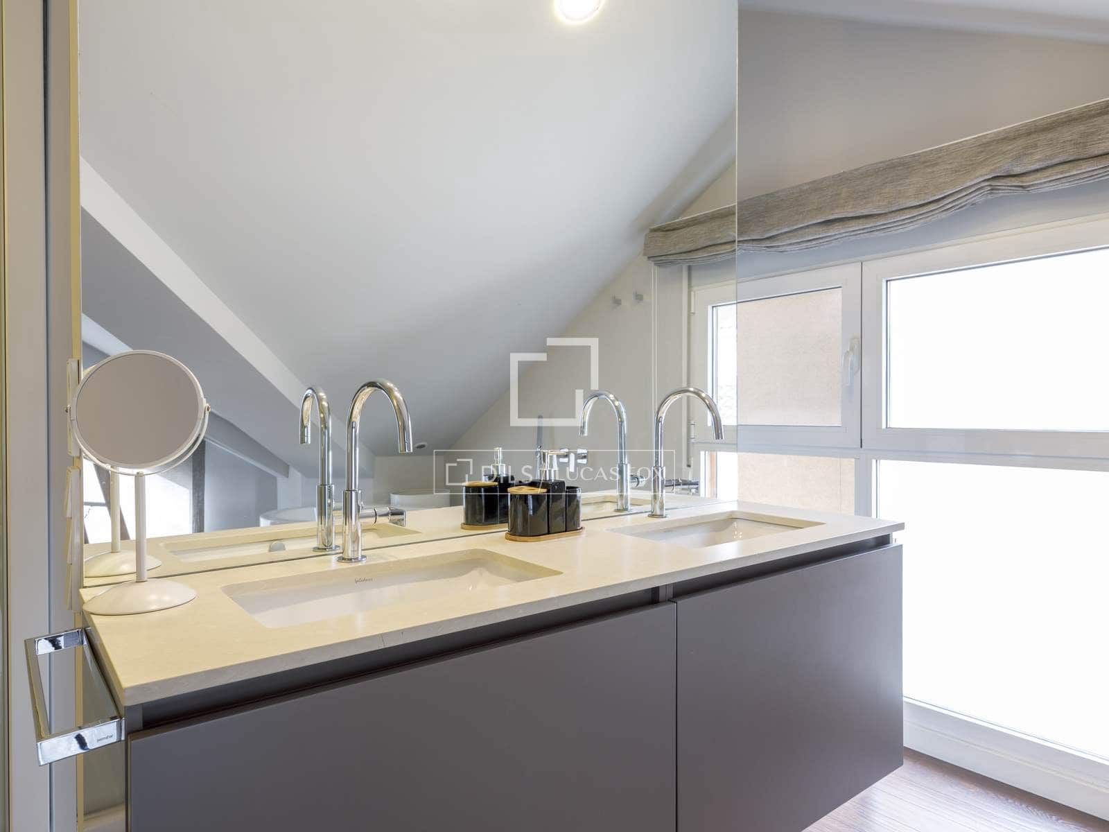 Villa/Maison de 4 chambres à louer à Betera avec garage - 3 500 € (Ref: 7638505)