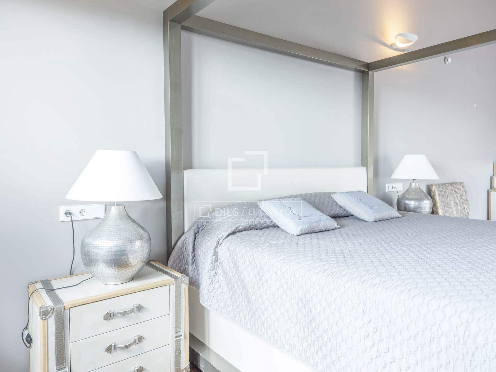 Villa/Maison de 4 chambres à louer à Betera avec garage - 3 500 € (Ref: 7638505)