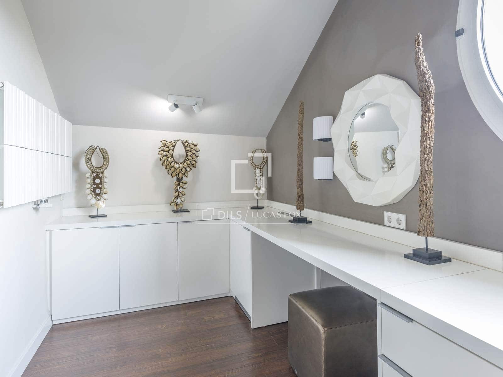 Villa/Maison de 4 chambres à louer à Betera avec garage - 3 500 € (Ref: 7638505)