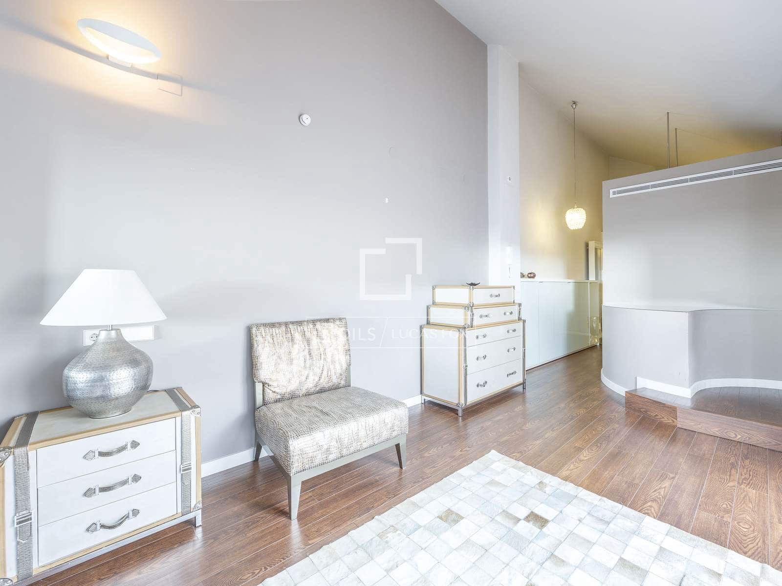 Villa/Maison de 4 chambres à louer à Betera avec garage - 3 500 € (Ref: 7638505)