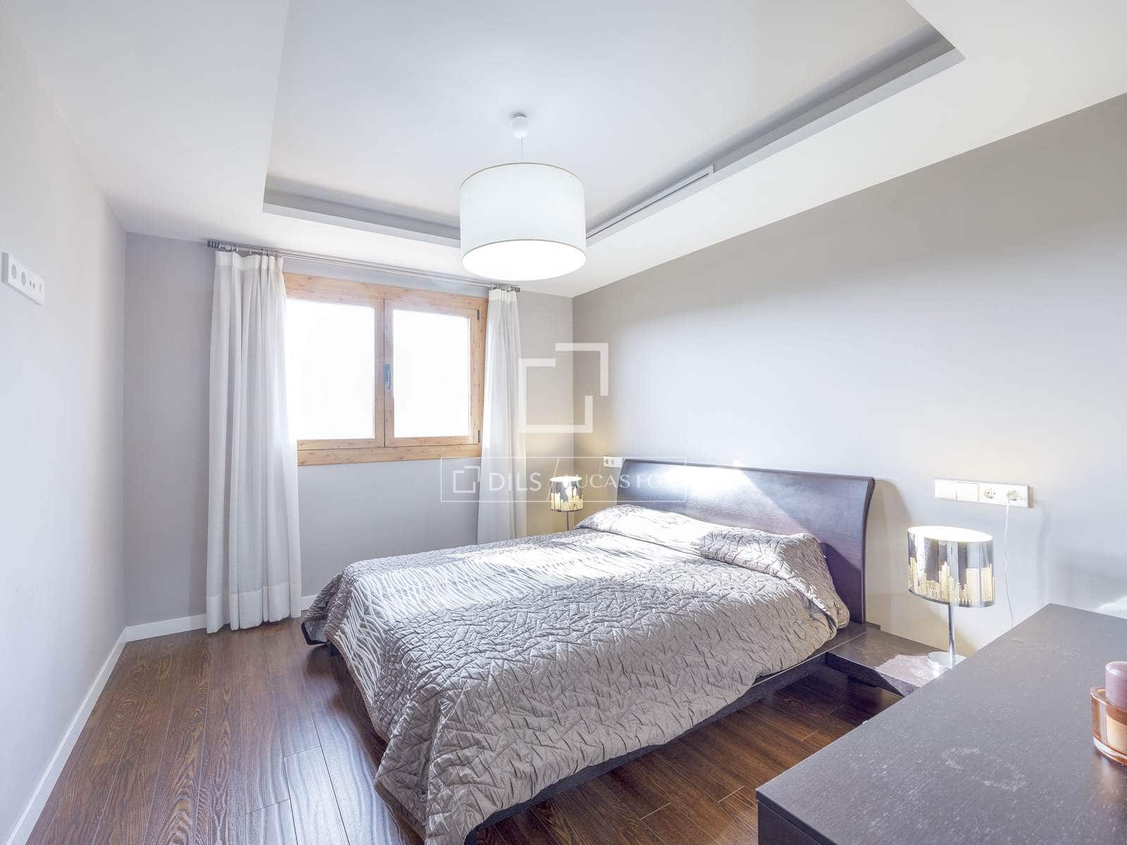 Villa/Maison de 4 chambres à louer à Betera avec garage - 3 500 € (Ref: 7638505)