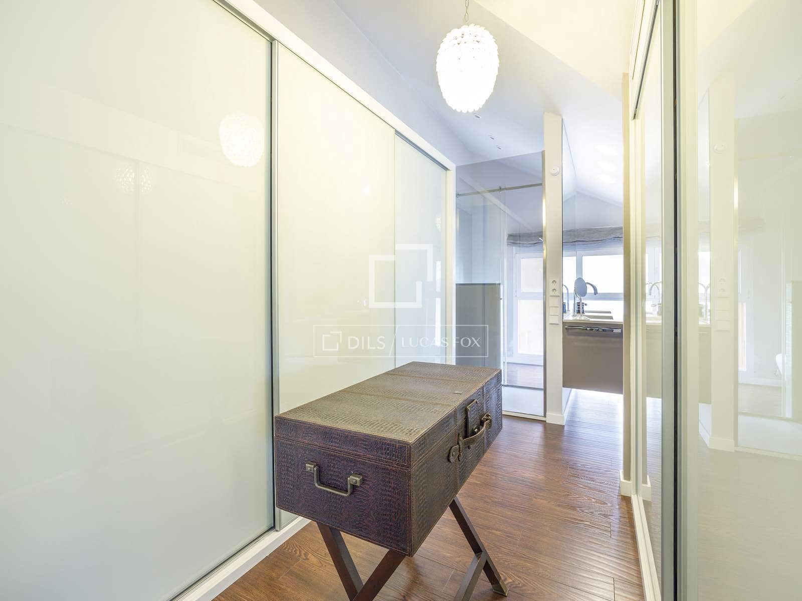 Villa/Maison de 4 chambres à louer à Betera avec garage - 3 500 € (Ref: 7638505)