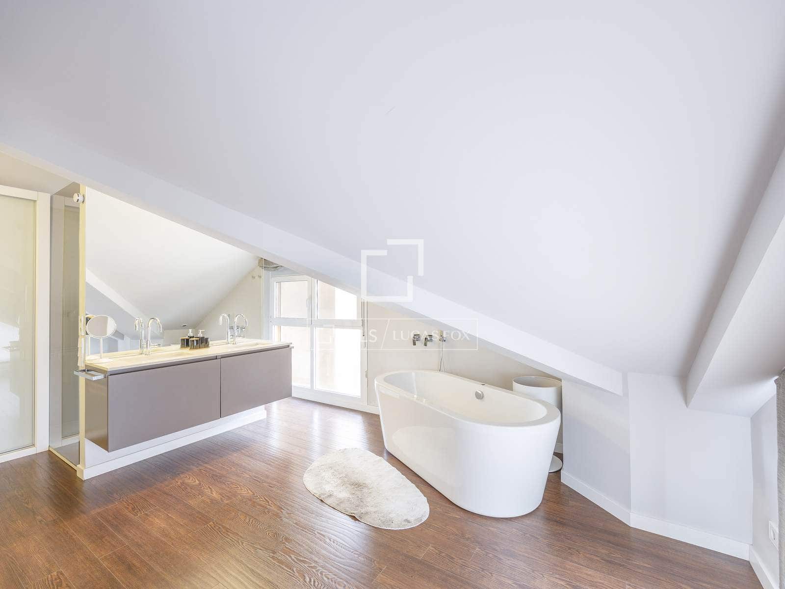 Villa/Maison de 4 chambres à louer à Betera avec garage - 3 500 € (Ref: 7638505)