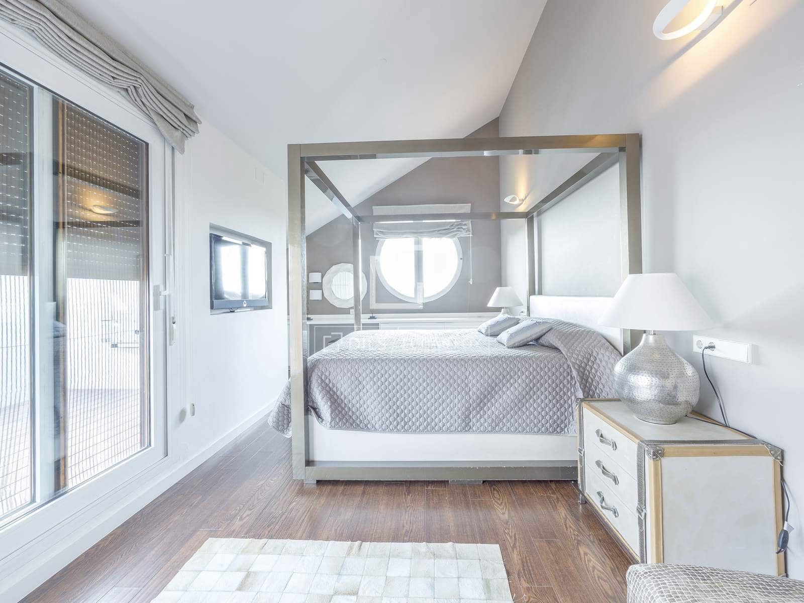 Villa/Maison de 4 chambres à louer à Betera avec garage - 3 500 € (Ref: 7638505)