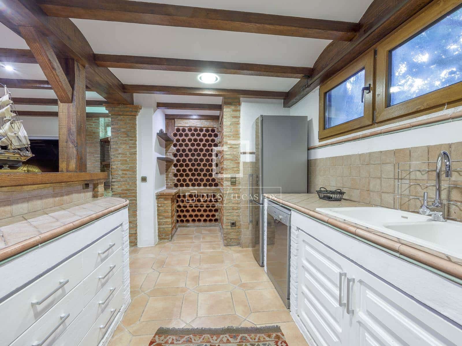 Villa/Maison de 4 chambres à louer à Betera avec garage - 3 500 € (Ref: 7638505)