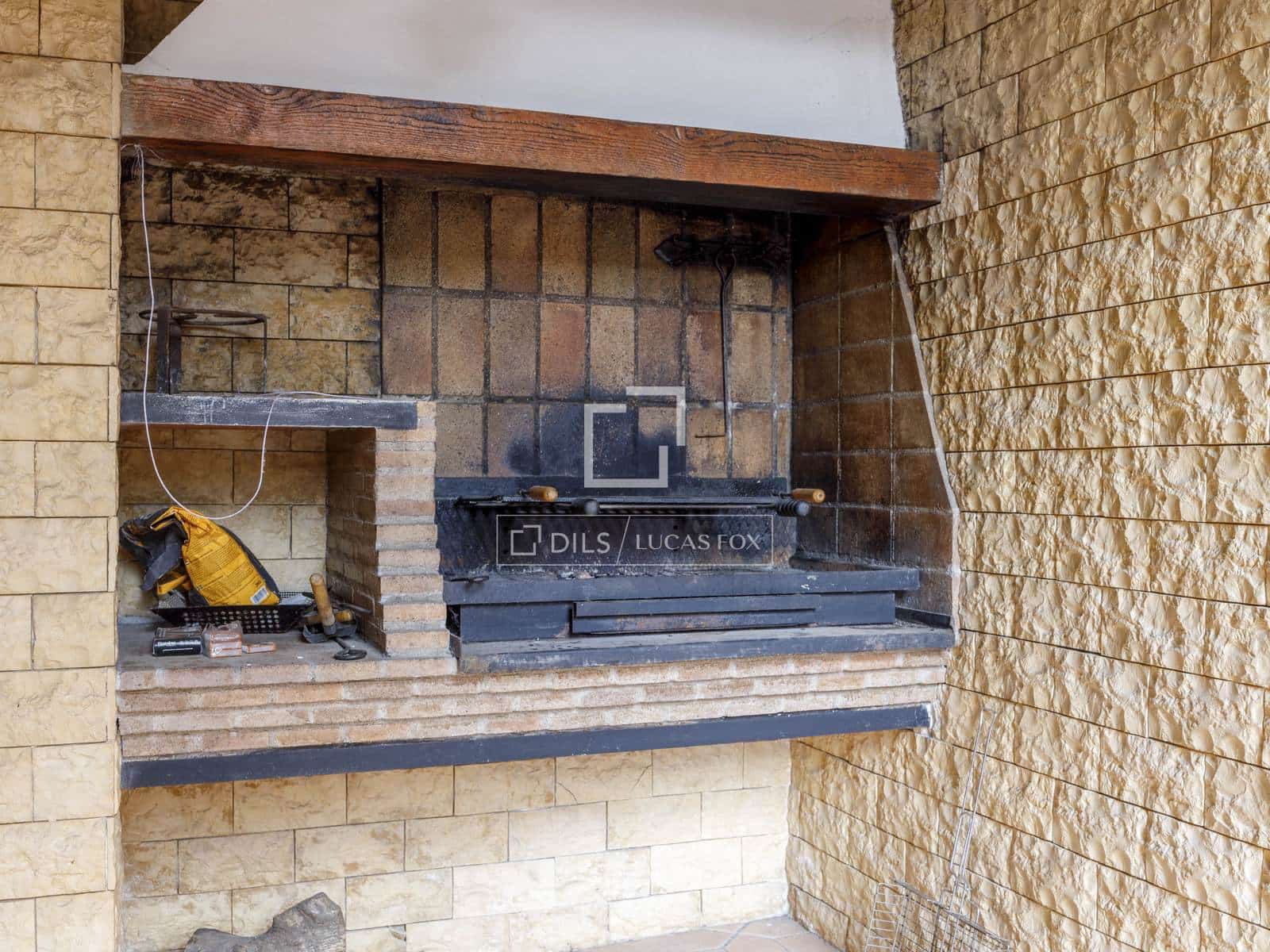 Villa/Maison de 4 chambres à louer à Betera avec garage - 3 500 € (Ref: 7638505)