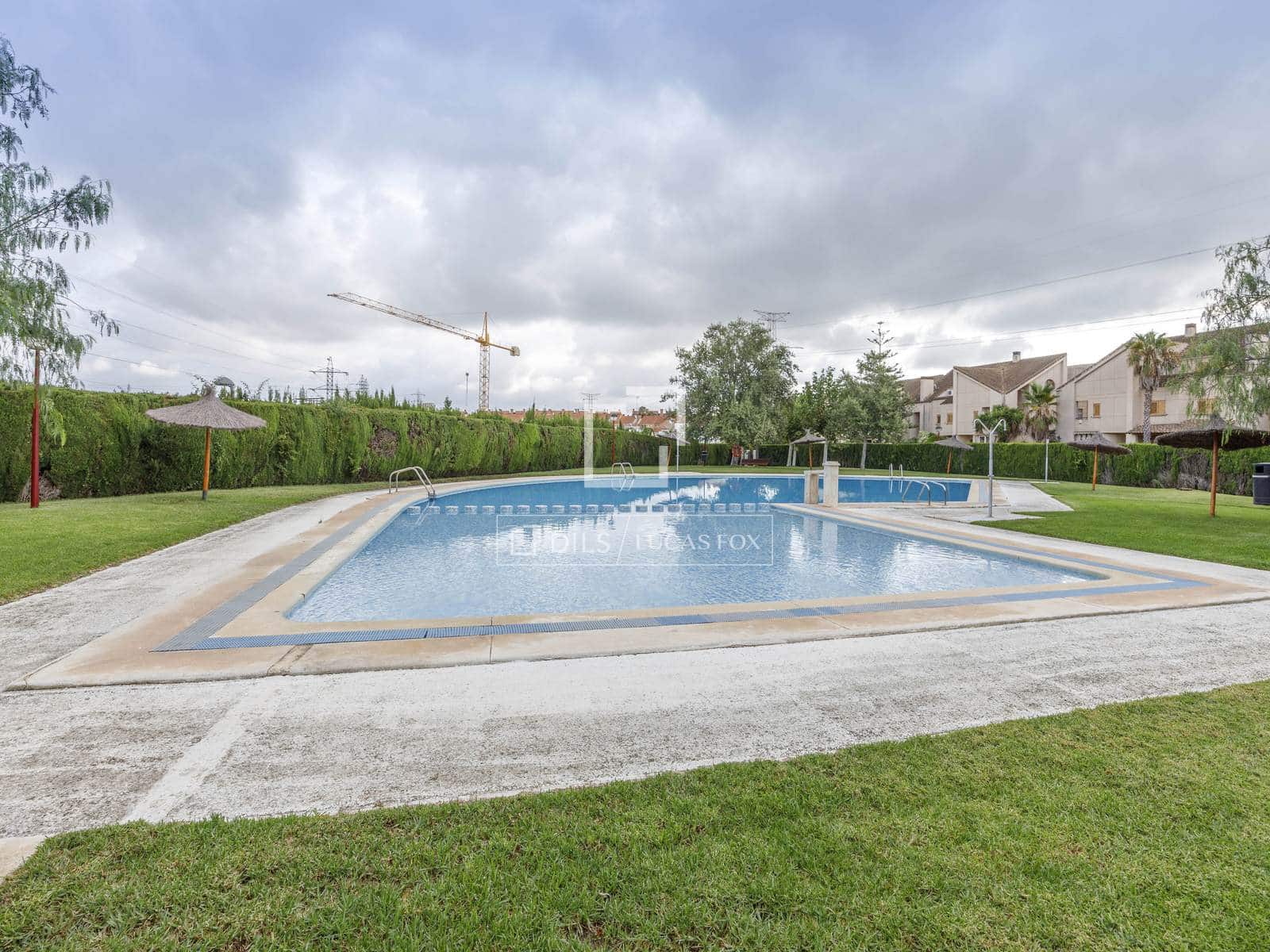 Villa/Maison de 4 chambres à louer à Betera avec garage - 3 500 € (Ref: 7638505)