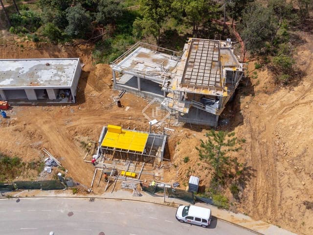 4 slaapkamer Villa te koop in Blanes met zwembad garage - € 1.200.000 (Ref: 7650475)