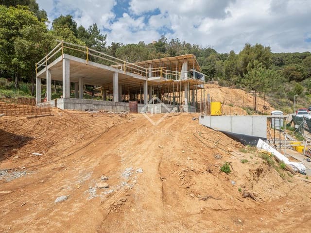 4 slaapkamer Villa te koop in Blanes met zwembad garage - € 1.200.000 (Ref: 7650475)