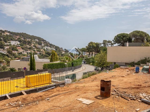 4 slaapkamer Villa te koop in Blanes met zwembad garage - € 1.200.000 (Ref: 7650475)