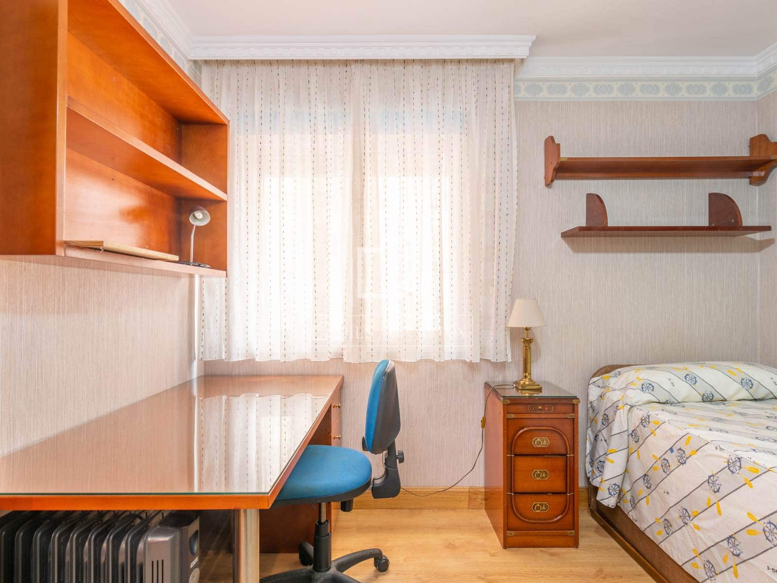 4 makuuhuone Huoneisto vuokrattavana paikassa Malaga kaupunki mukana 
autotalli - 2 500 € (Ref: 7656269)