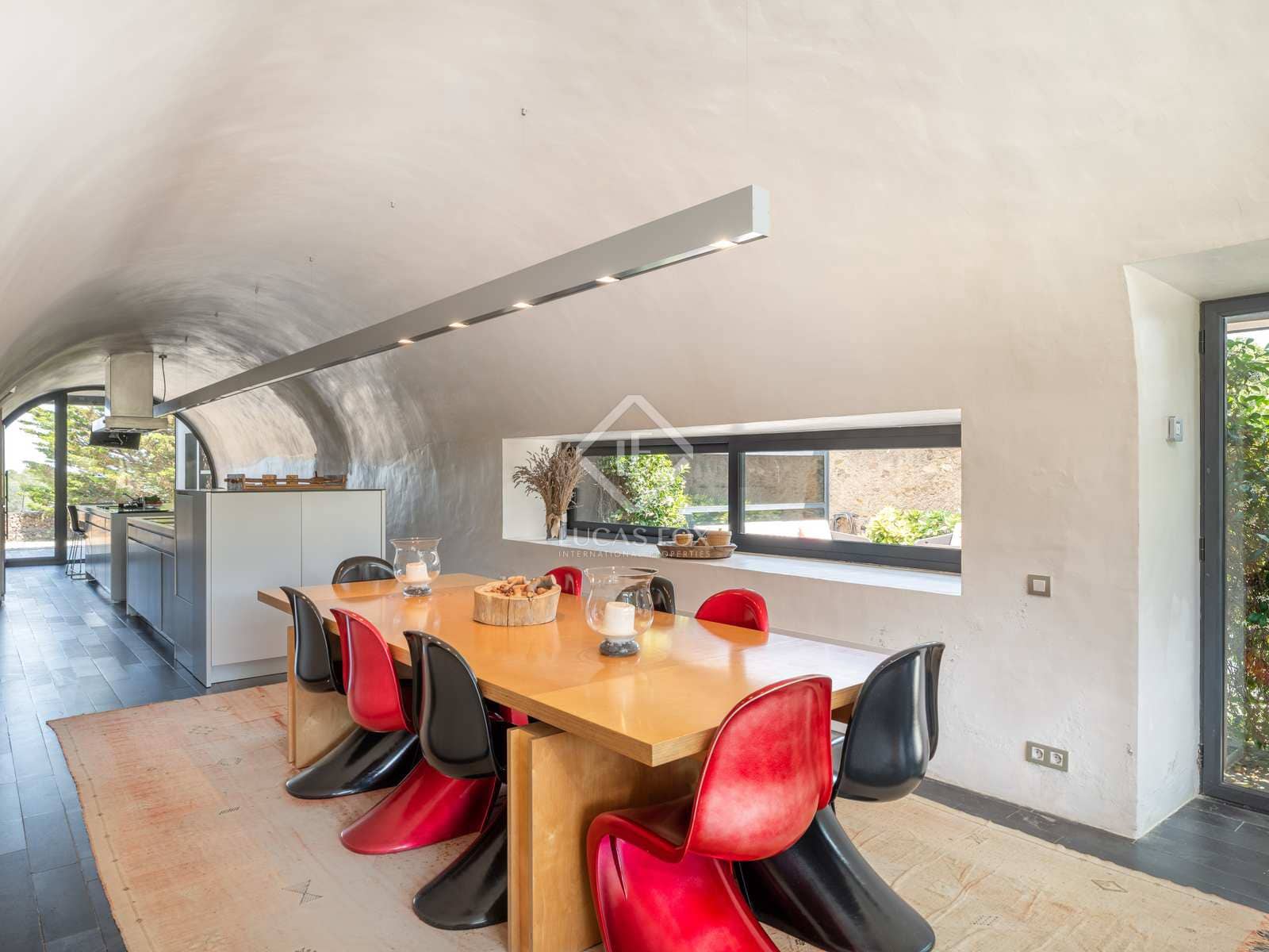 6 soveværelse Finca/Landehus til salg i Forallac med swimmingpool garage - € 4.900.000 (Ref: 7662623)