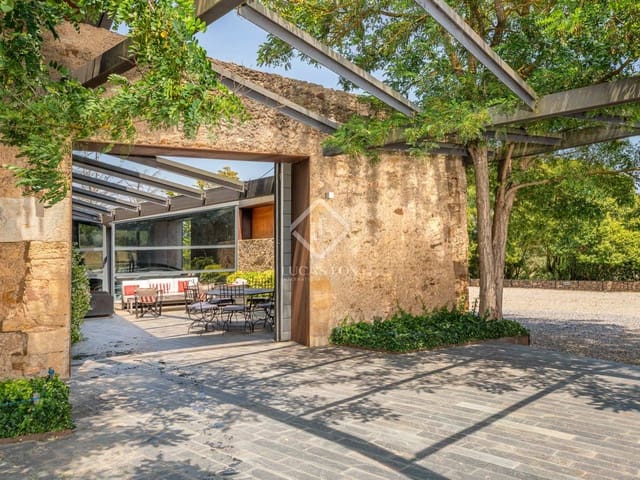 6 soveværelse Finca/Landehus til salg i Forallac med swimmingpool garage - € 4.900.000 (Ref: 7662623)