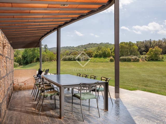 6 soveværelse Finca/Landehus til salg i Forallac med swimmingpool garage - € 4.900.000 (Ref: 7662623)