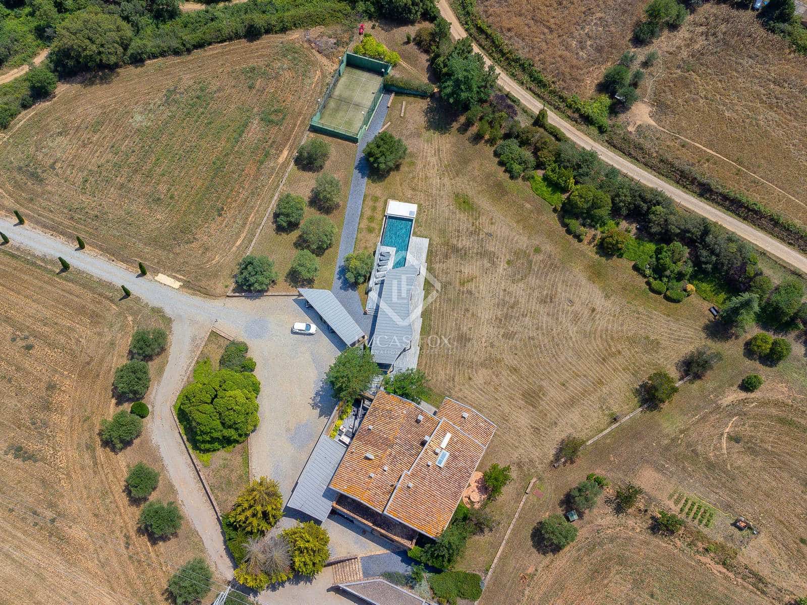 6 soveværelse Finca/Landehus til salg i Forallac med swimmingpool garage - € 4.900.000 (Ref: 7662623)