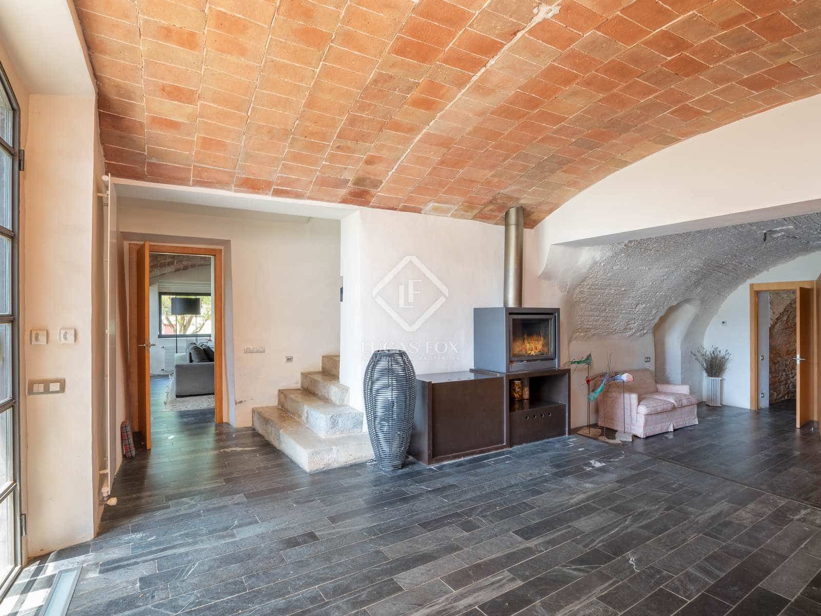 6 soveværelse Finca/Landehus til salg i Forallac med swimmingpool garage - € 4.900.000 (Ref: 7662623)