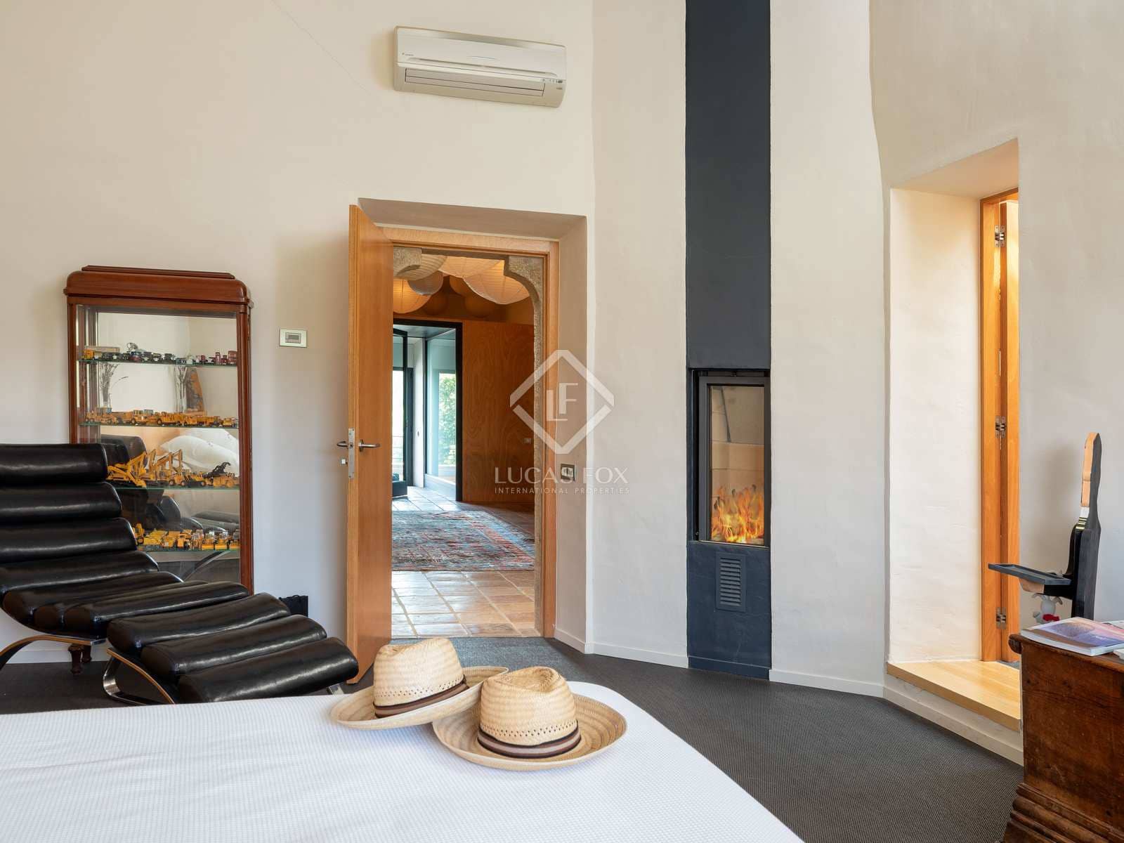 6 soveværelse Finca/Landehus til salg i Forallac med swimmingpool garage - € 4.900.000 (Ref: 7662623)