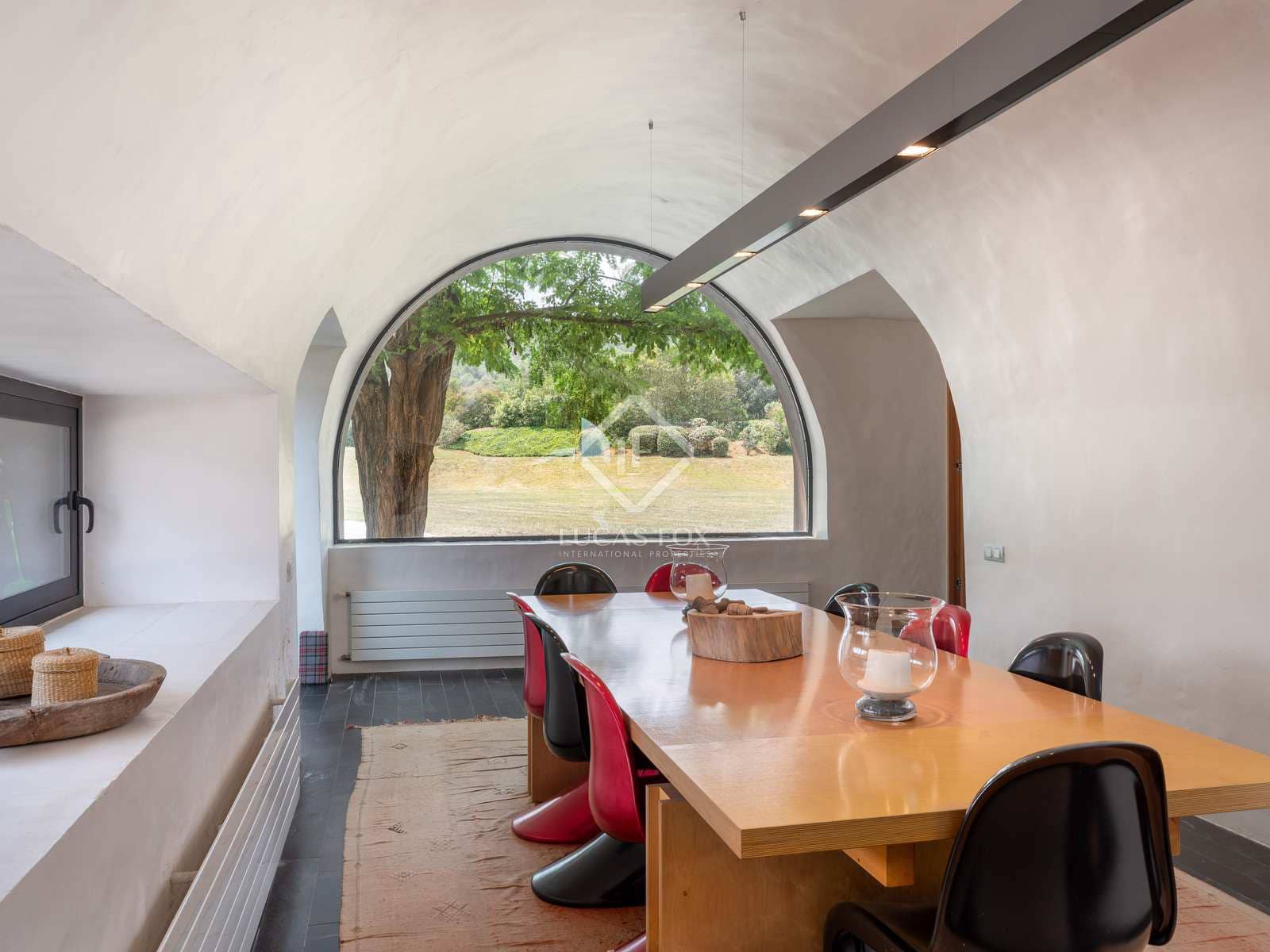 6 soveværelse Finca/Landehus til salg i Forallac med swimmingpool garage - € 4.900.000 (Ref: 7662623)