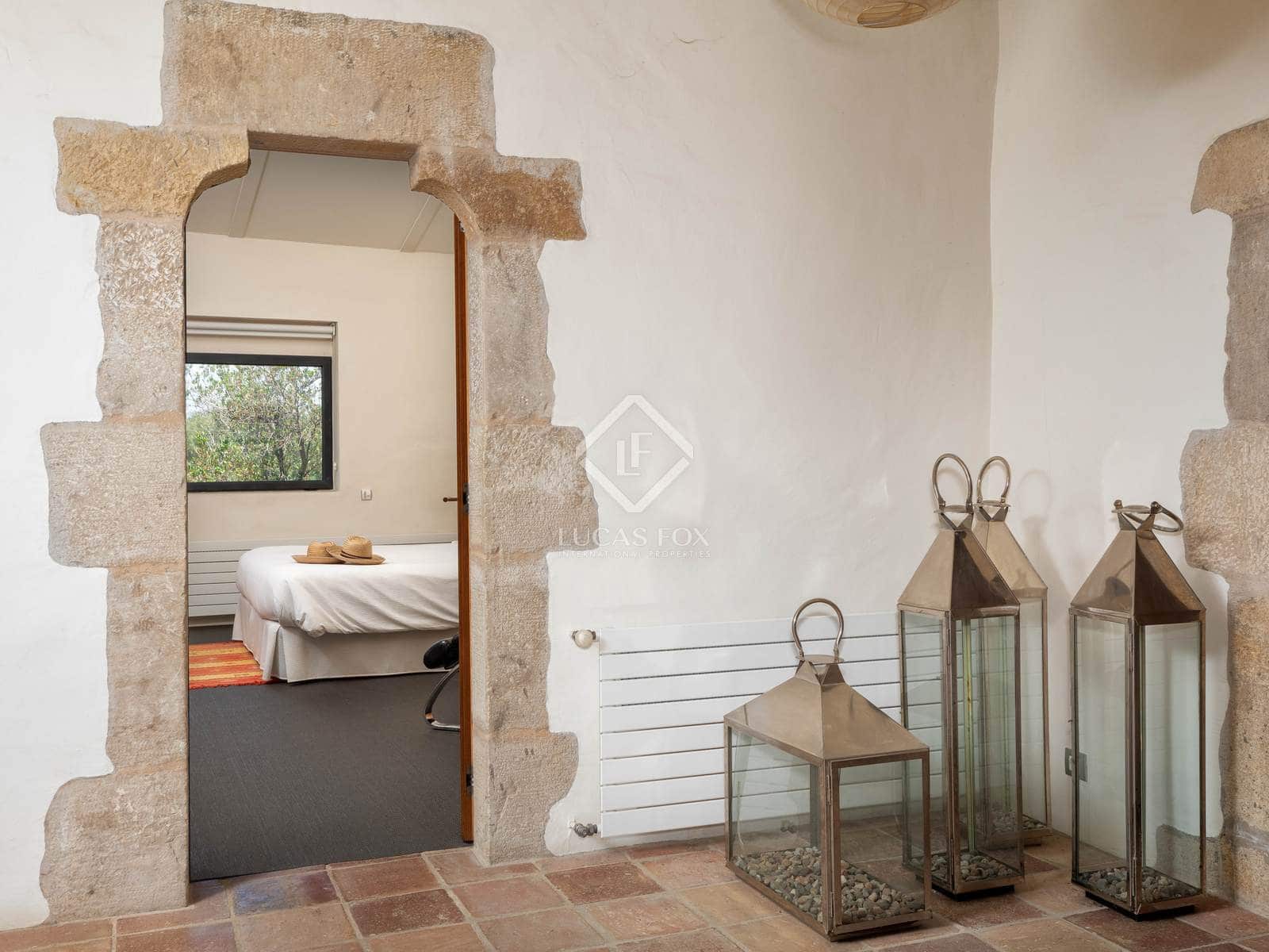 6 soveværelse Finca/Landehus til salg i Forallac med swimmingpool garage - € 4.900.000 (Ref: 7662623)