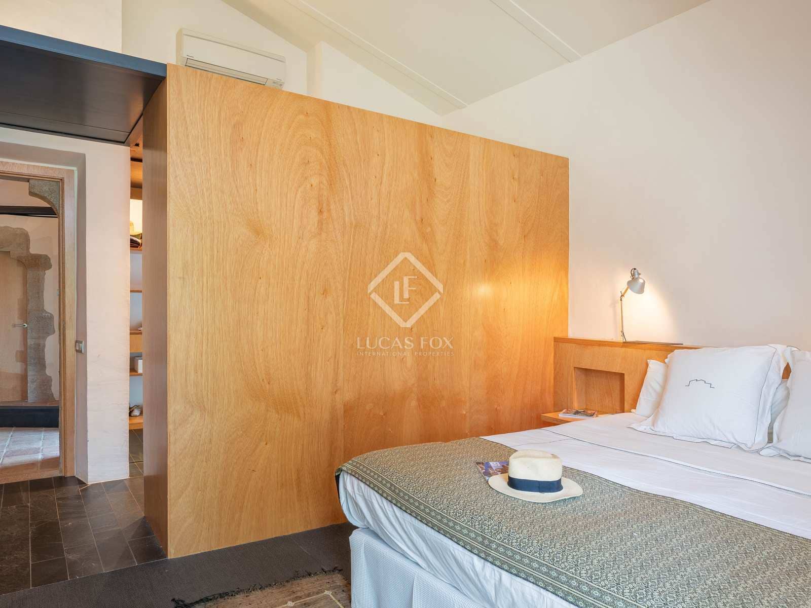 6 soveværelse Finca/Landehus til salg i Forallac med swimmingpool garage - € 4.900.000 (Ref: 7662623)