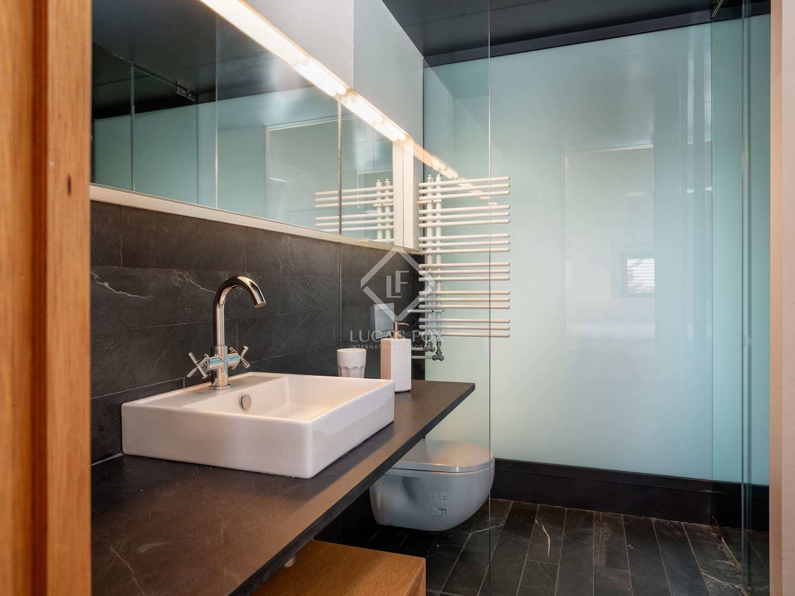 6 soveværelse Finca/Landehus til salg i Forallac med swimmingpool garage - € 4.900.000 (Ref: 7662623)