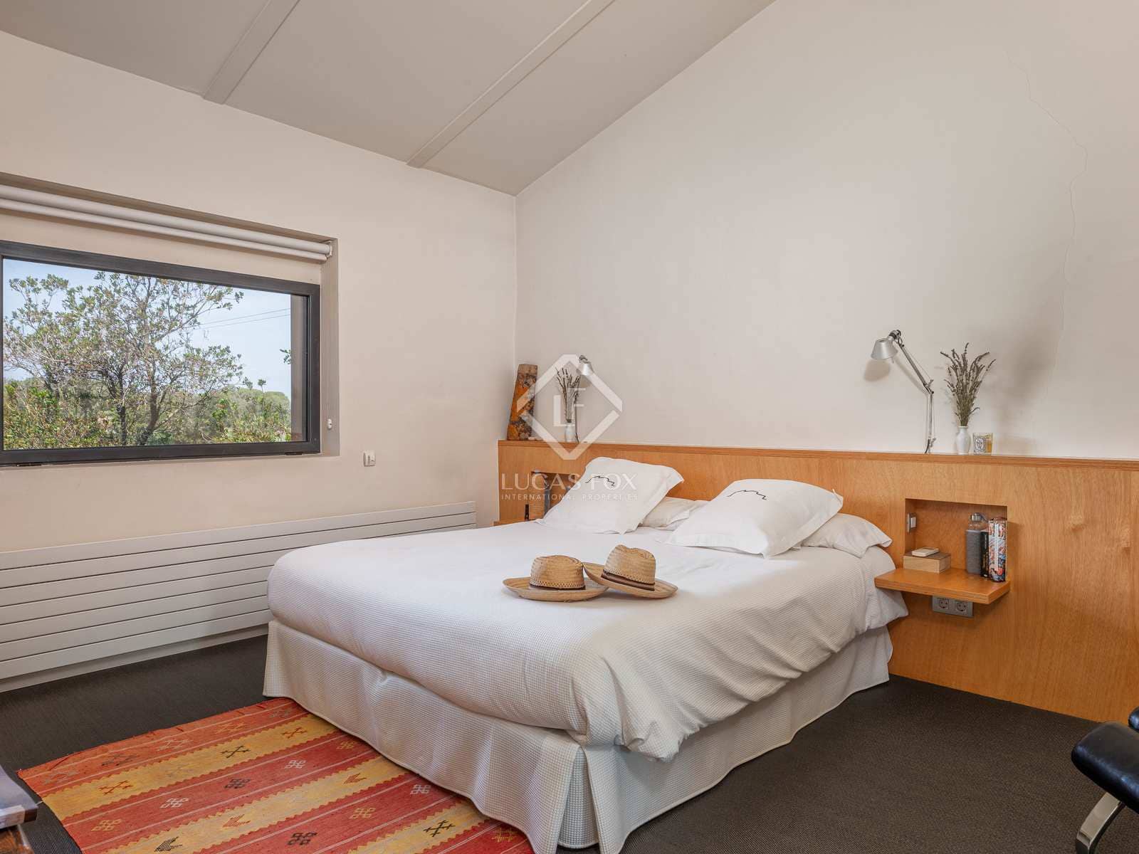 6 soveværelse Finca/Landehus til salg i Forallac med swimmingpool garage - € 4.900.000 (Ref: 7662623)