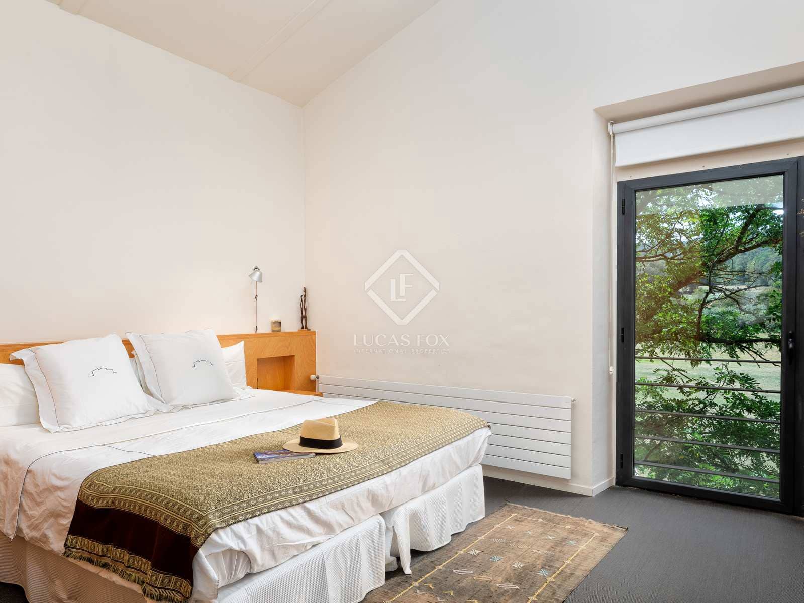 6 soveværelse Finca/Landehus til salg i Forallac med swimmingpool garage - € 4.900.000 (Ref: 7662623)