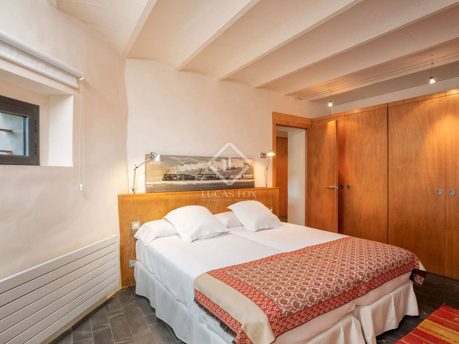 6 soveværelse Finca/Landehus til salg i Forallac med swimmingpool garage - € 4.900.000 (Ref: 7662623)